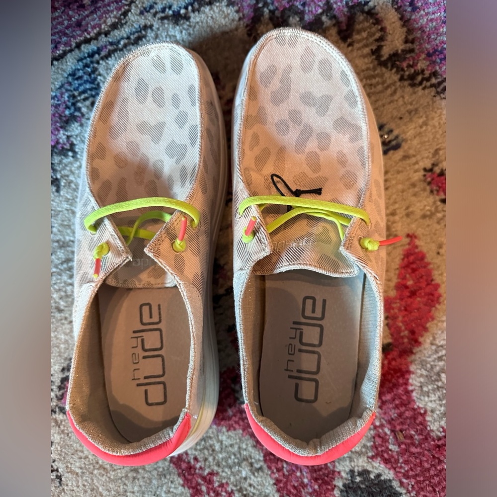 Women’s Hey Dude Sneakers/ Size 10 NBW